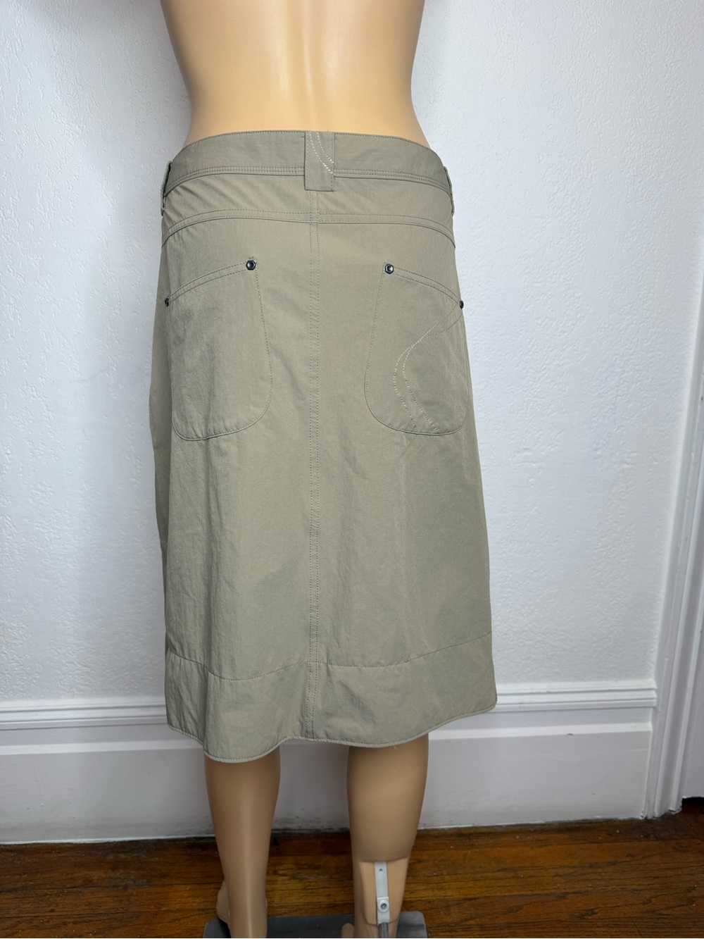 🆕MOUNTAIN HARDWEAR G La Strada Ruched Adventure Skirt Hiking Zip Pockets Size 12 - Picture 2 of 11